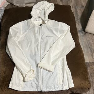 Columbia Women’s White Hooded Packable Wind Jacket